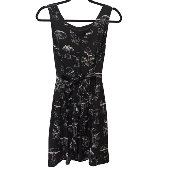 L.A. Soul Mushroom Silhouette Dress - Picture 4 of 16